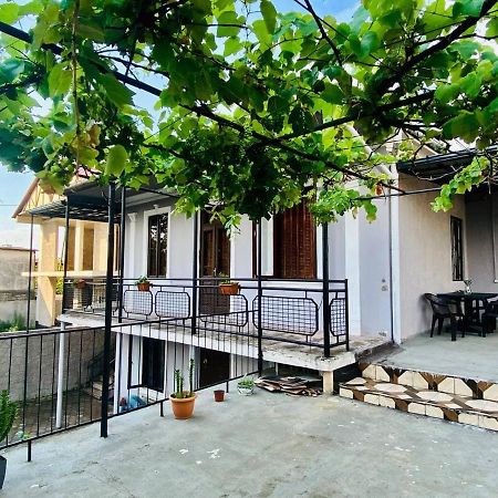 Hotel Naziti House à Batoumi Extérieur photo