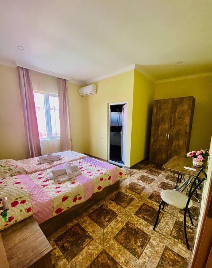 Hotel Naziti House à Batoumi Extérieur photo