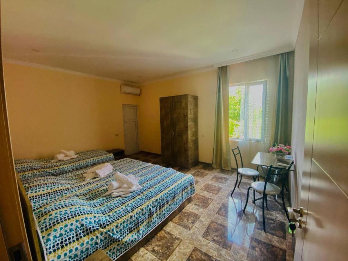 Hotel Naziti House à Batoumi Extérieur photo